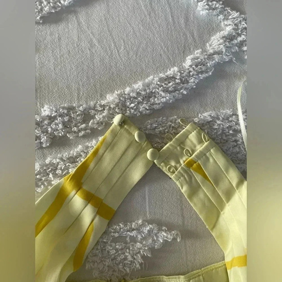 Banana Republic Pleated Halter Top - Picture 4 of 13